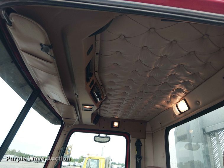 image for item YA3571 2021 Western Star 4700 semi truck