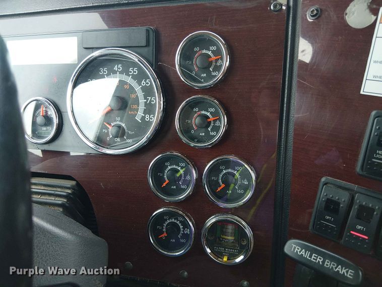 image for item YA3571 2021 Western Star 4700 semi truck