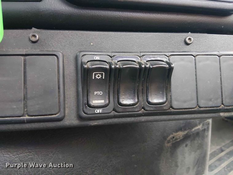 image for item YA3571 2021 Western Star 4700 semi truck