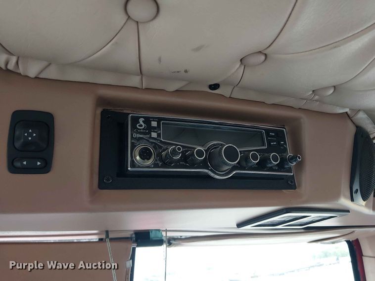 image for item YA3571 2021 Western Star 4700 semi truck