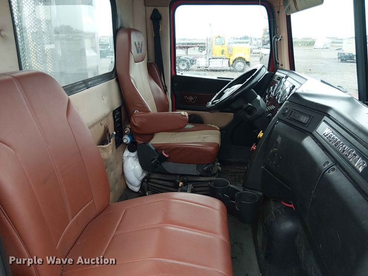 image for item YA3571 2021 Western Star 4700 semi truck