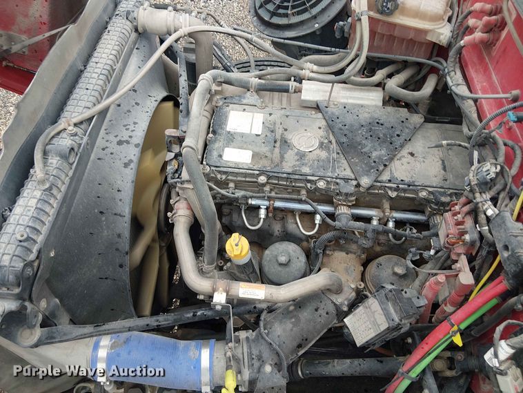 image for item YA3571 2021 Western Star 4700 semi truck