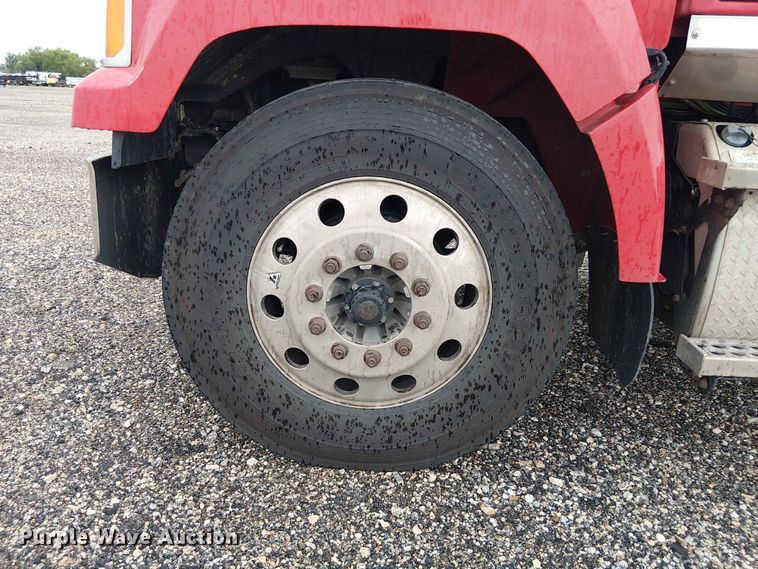 image for item YA3571 2021 Western Star 4700 semi truck