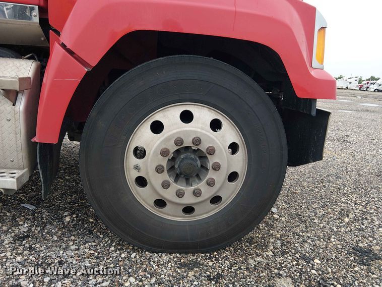 image for item YA3571 2021 Western Star 4700 semi truck