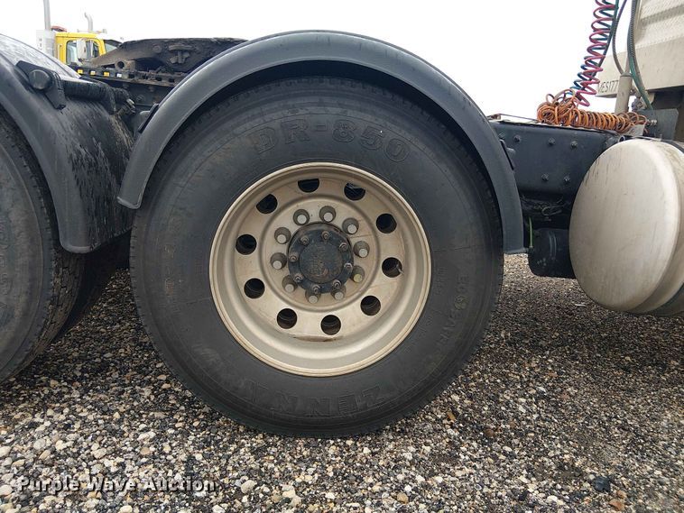 image for item YA3571 2021 Western Star 4700 semi truck