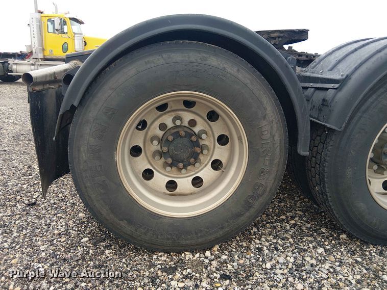 image for item YA3571 2021 Western Star 4700 semi truck