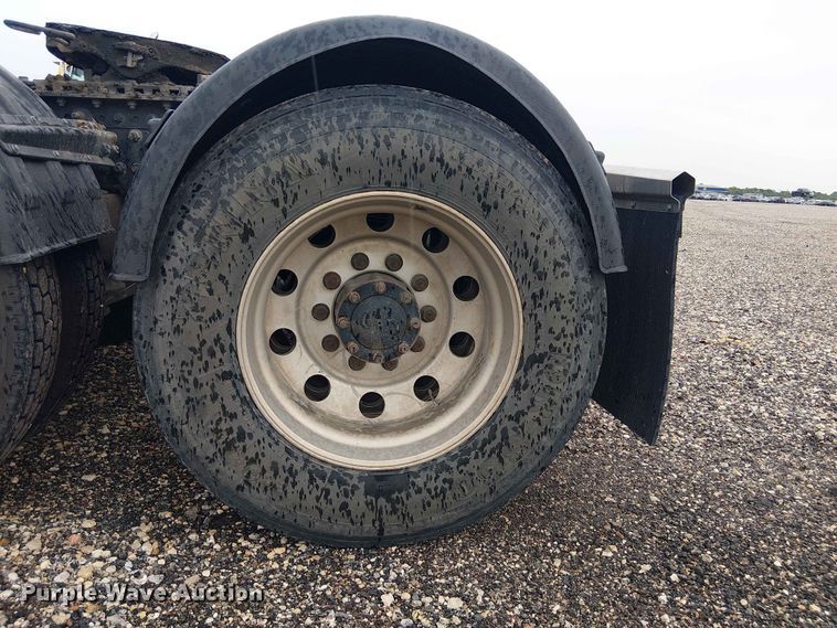 image for item YA3571 2021 Western Star 4700 semi truck