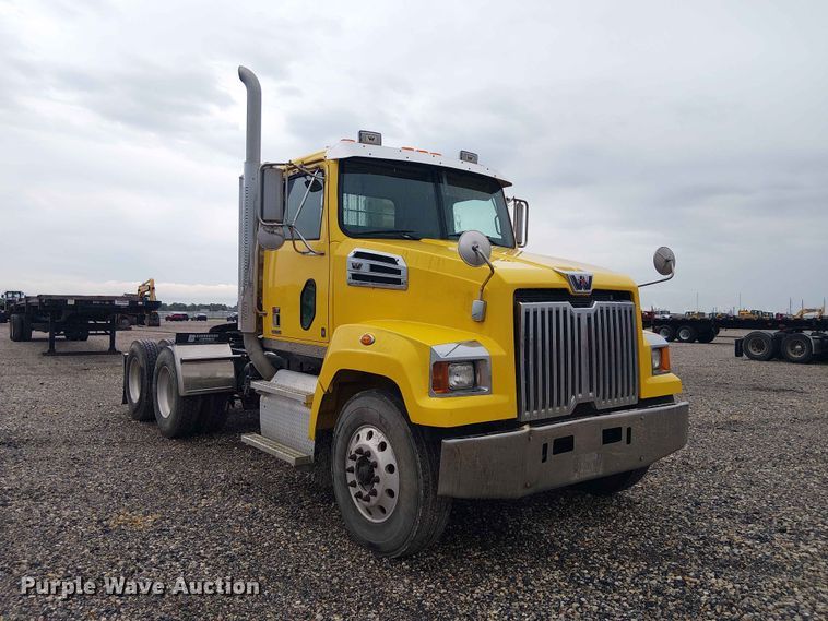 image for item YA3572 2016 Western Star 4700 semi truck