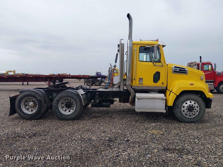 image for item YA3572 2016 Western Star 4700 semi truck