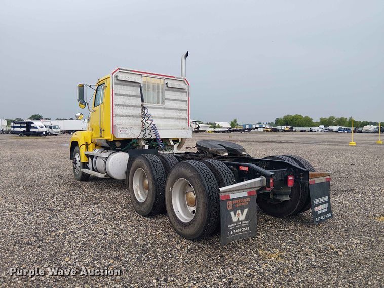 image for item YA3572 2016 Western Star 4700 semi truck