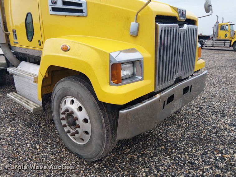 image for item YA3572 2016 Western Star 4700 semi truck
