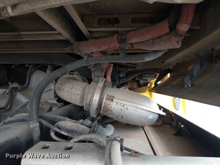 image for item YA3572 2016 Western Star 4700 semi truck