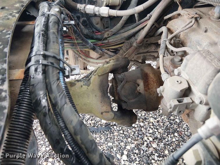 image for item YA3572 2016 Western Star 4700 semi truck