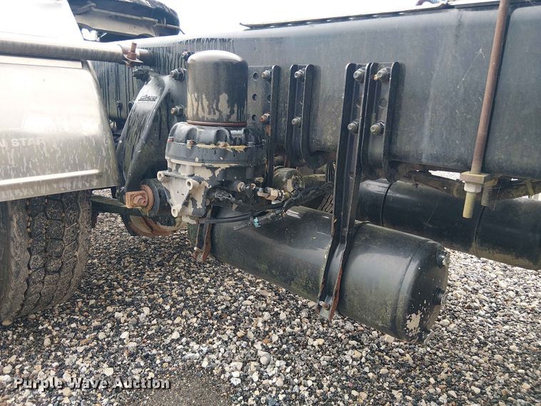 image for item YA3572 2016 Western Star 4700 semi truck