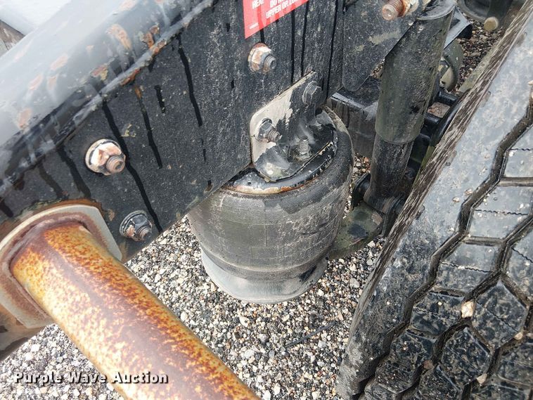 image for item YA3572 2016 Western Star 4700 semi truck