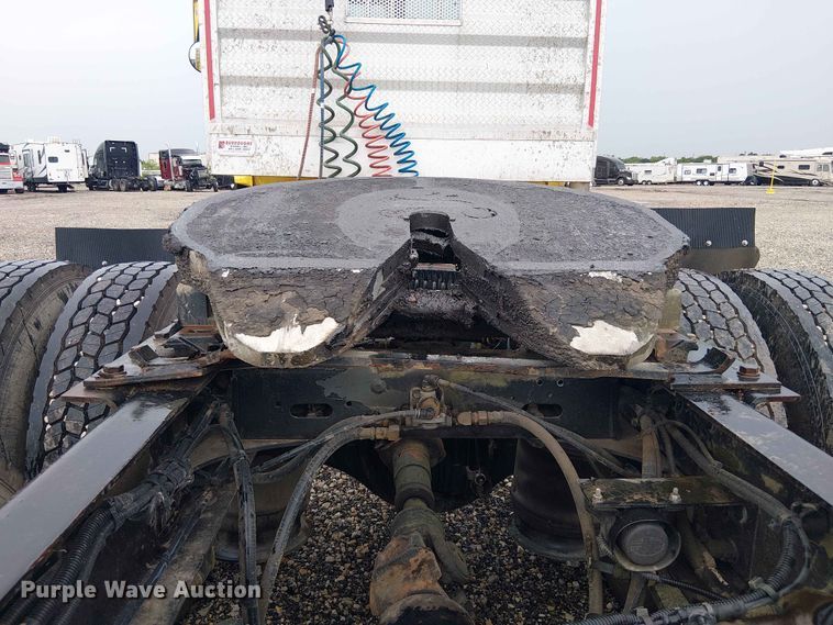 image for item YA3572 2016 Western Star 4700 semi truck