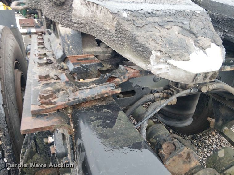 image for item YA3572 2016 Western Star 4700 semi truck
