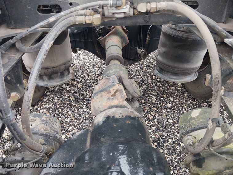 image for item YA3572 2016 Western Star 4700 semi truck