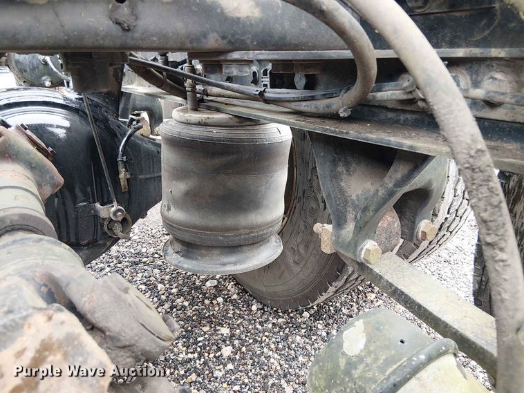 image for item YA3572 2016 Western Star 4700 semi truck