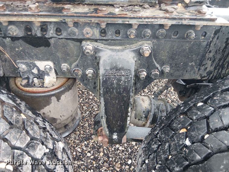 image for item YA3572 2016 Western Star 4700 semi truck