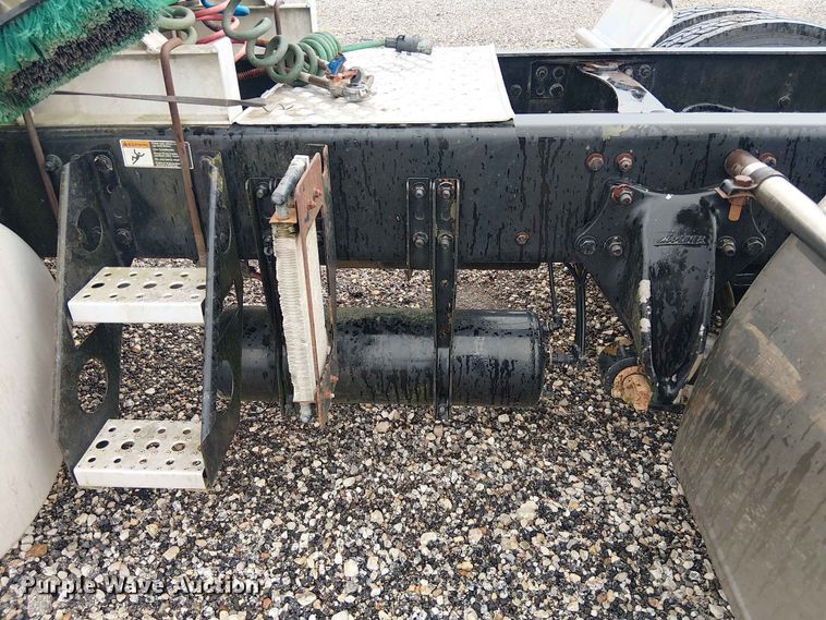 image for item YA3572 2016 Western Star 4700 semi truck