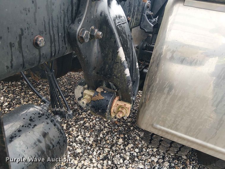 image for item YA3572 2016 Western Star 4700 semi truck