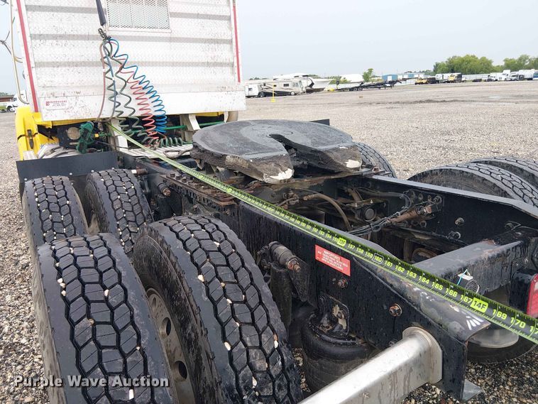 image for item YA3572 2016 Western Star 4700 semi truck