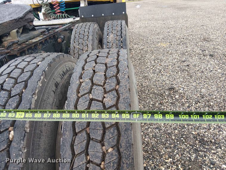 image for item YA3572 2016 Western Star 4700 semi truck