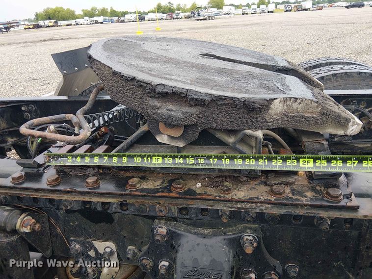 image for item YA3572 2016 Western Star 4700 semi truck