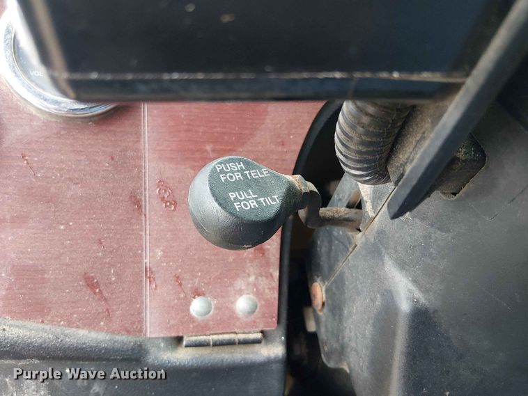 image for item YA3572 2016 Western Star 4700 semi truck
