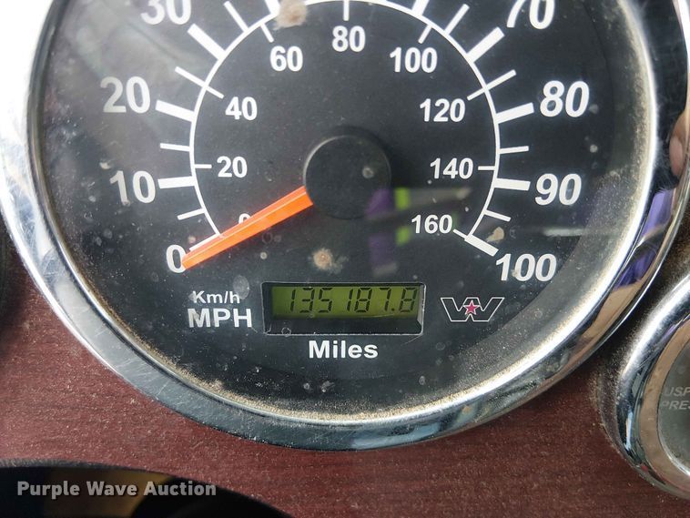 image for item YA3572 2016 Western Star 4700 semi truck