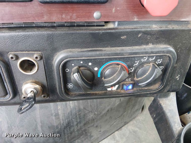 image for item YA3572 2016 Western Star 4700 semi truck