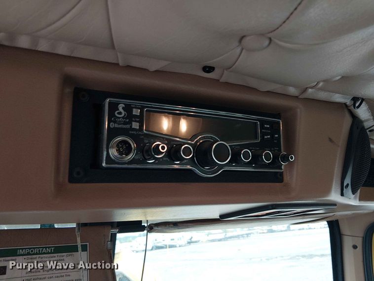 image for item YA3572 2016 Western Star 4700 semi truck