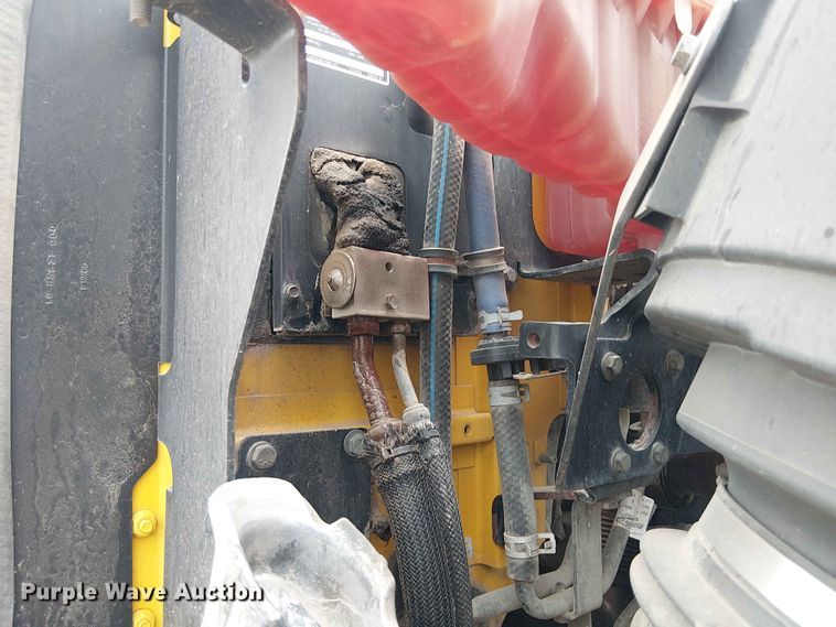 image for item YA3572 2016 Western Star 4700 semi truck