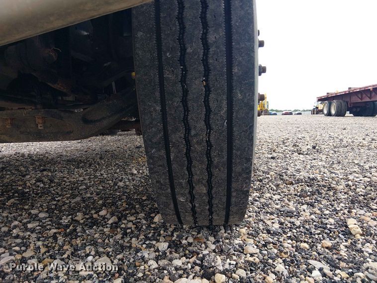 image for item YA3572 2016 Western Star 4700 semi truck