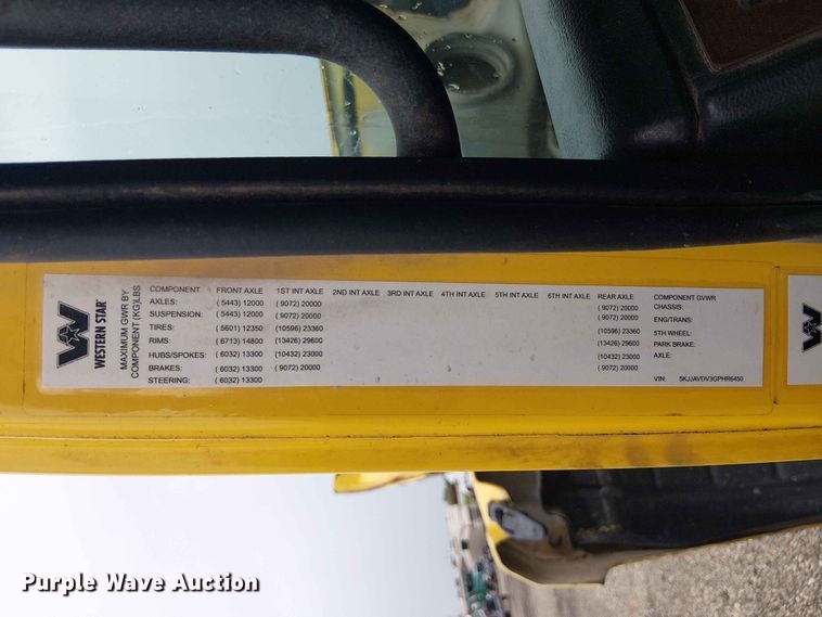 image for item YA3572 2016 Western Star 4700 semi truck