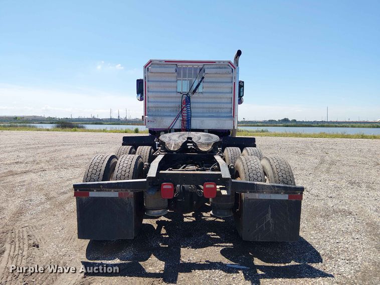 image for item YA3573 2016 Western Star 4700 semi truck