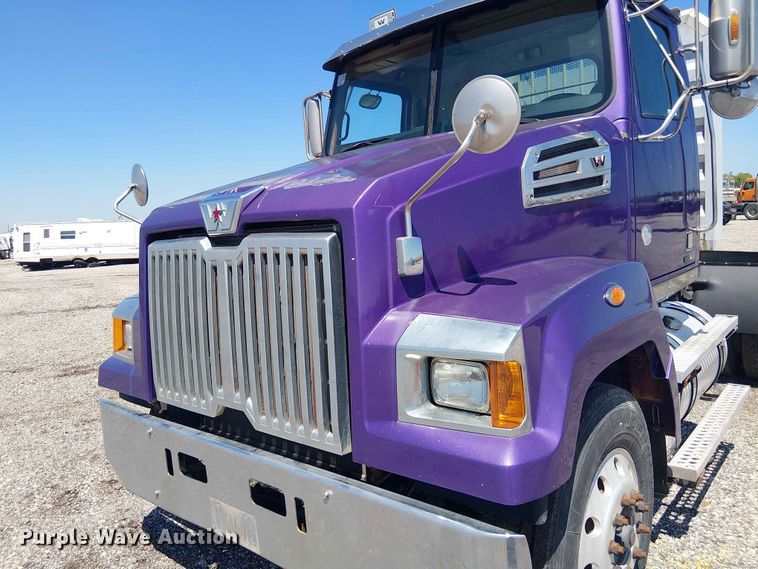 image for item YA3573 2016 Western Star 4700 semi truck