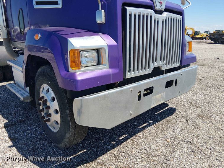 image for item YA3573 2016 Western Star 4700 semi truck