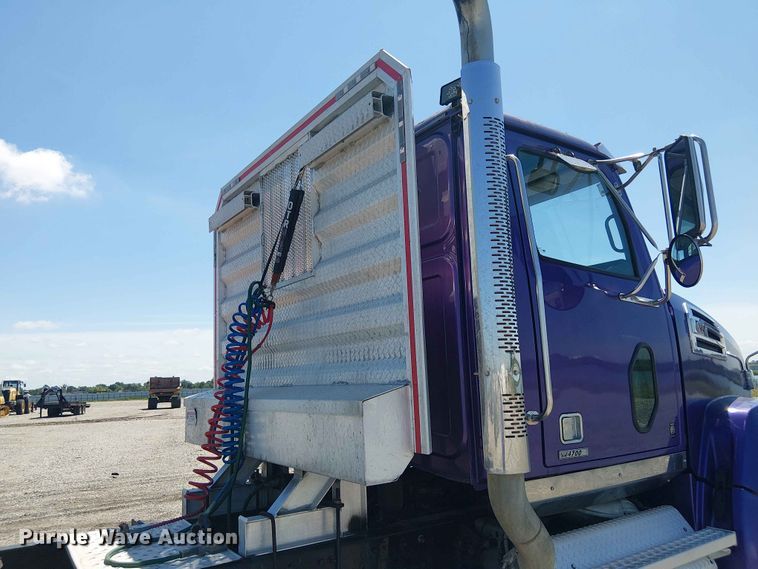image for item YA3573 2016 Western Star 4700 semi truck