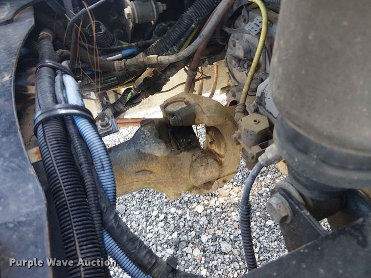 image for item YA3573 2016 Western Star 4700 semi truck