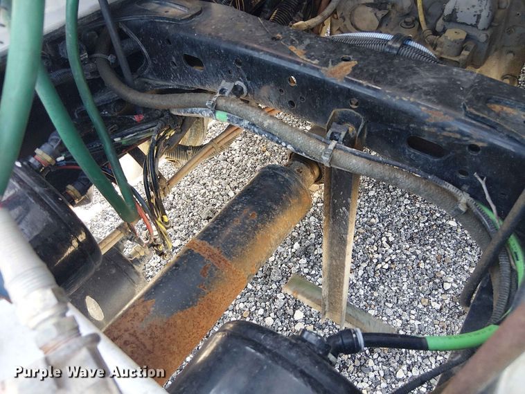 image for item YA3573 2016 Western Star 4700 semi truck