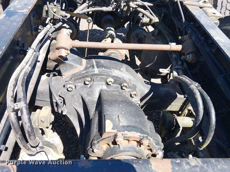 image for item YA3573 2016 Western Star 4700 semi truck
