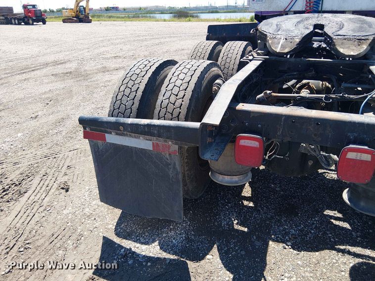 image for item YA3573 2016 Western Star 4700 semi truck