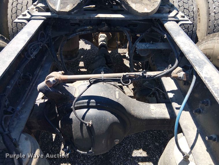 image for item YA3573 2016 Western Star 4700 semi truck