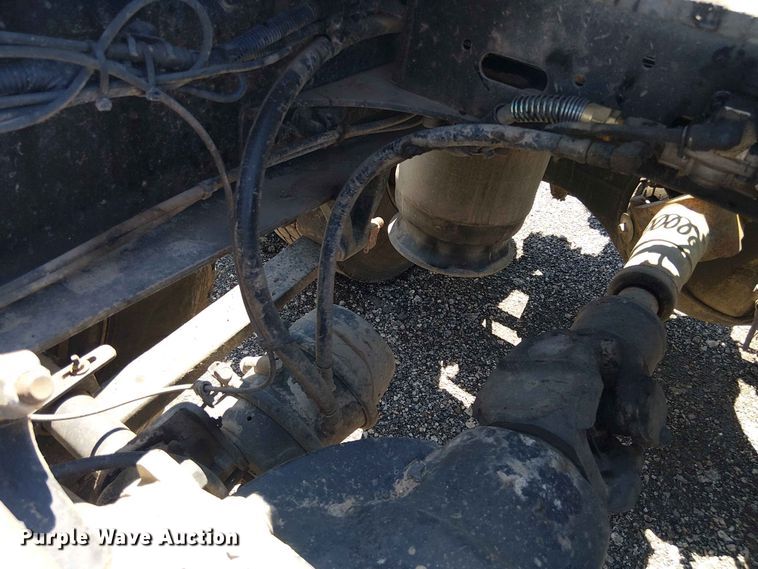 image for item YA3573 2016 Western Star 4700 semi truck