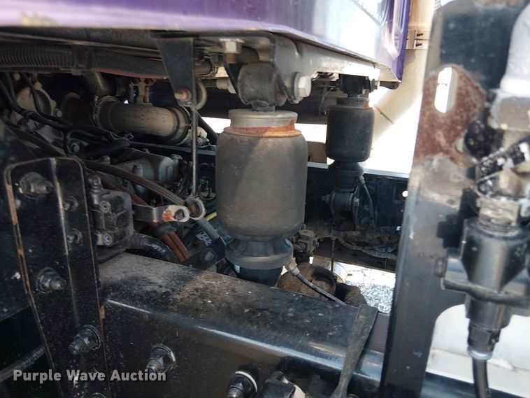 image for item YA3573 2016 Western Star 4700 semi truck