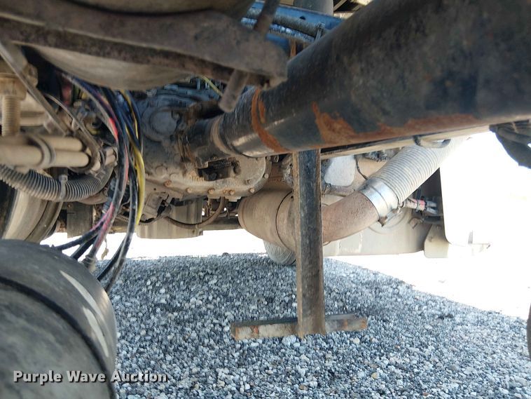 image for item YA3573 2016 Western Star 4700 semi truck