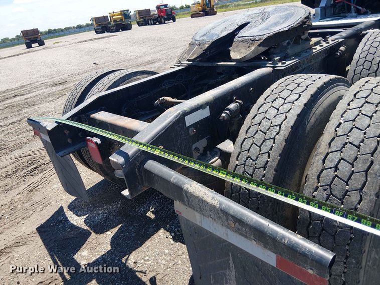 image for item YA3573 2016 Western Star 4700 semi truck
