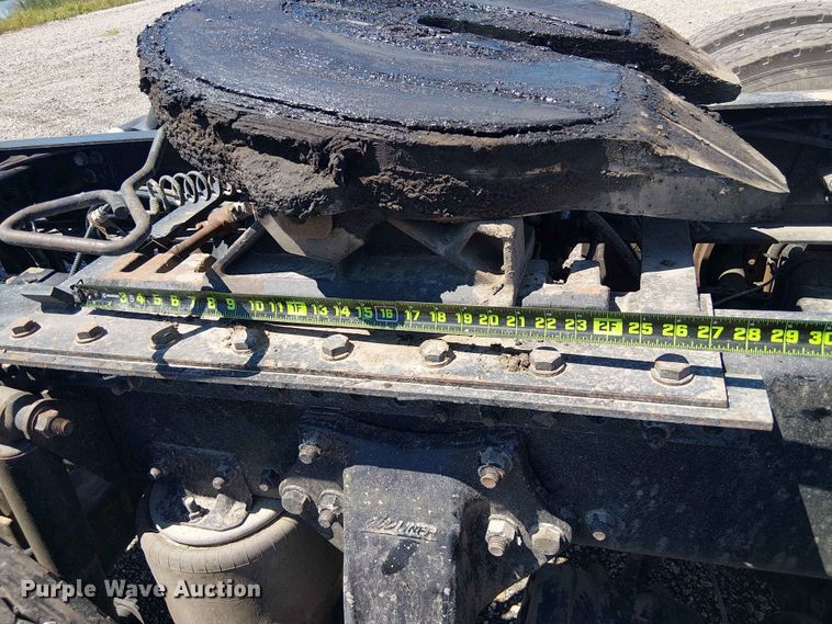 image for item YA3573 2016 Western Star 4700 semi truck